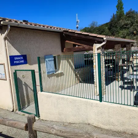 Maison familiale à Salavas avec piscine partagée et jardin : photo 21