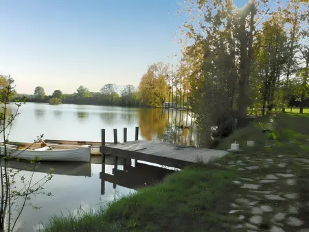 Villa 14 chambres à Courtenay : jardin clôturé et vue sur lac : photo 19