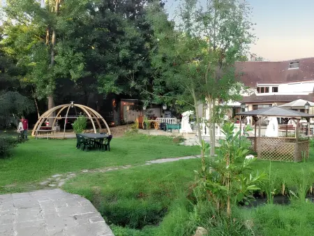Villa 14 chambres à Courtenay : jardin clôturé et vue sur lac : photo 25