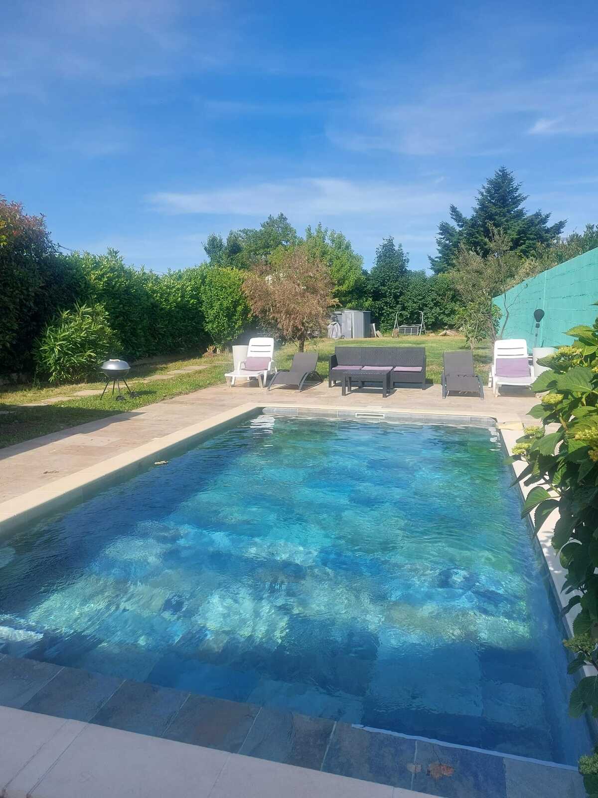 Villa avec piscine privée et studio accessible à Saint-Fons - Photo 1