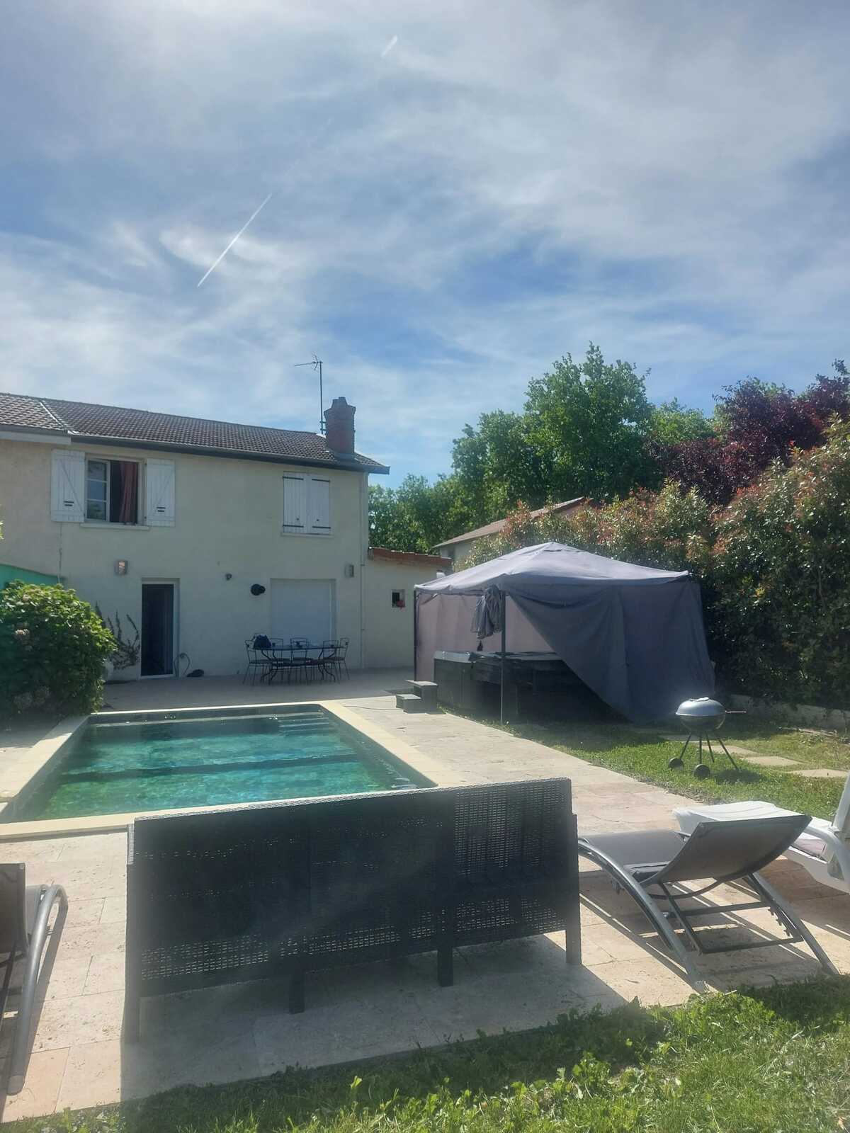 Villa avec piscine privée et studio accessible à Saint-Fons - Photo 6