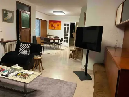 Maison avec jardin clôturé et vue montagne à Villeneuve-lès-Avignon : photo 4