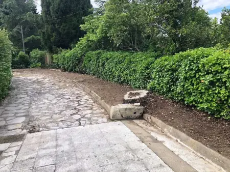 Maison avec jardin clôturé et vue montagne à Villeneuve-lès-Avignon : photo 31
