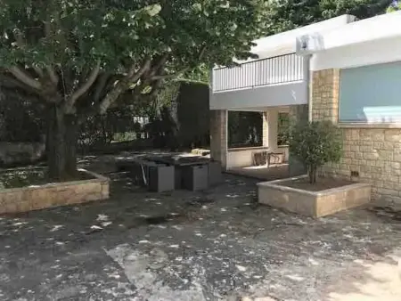 Maison avec jardin clôturé et vue montagne à Villeneuve-lès-Avignon : photo 34