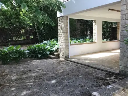 Maison avec jardin clôturé et vue montagne à Villeneuve-lès-Avignon : photo 39