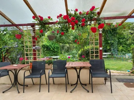 Location maison à Saint Jean de Sauves, Maison de charme avec cheminée et jardin à Saint-Jean-de-Sauves