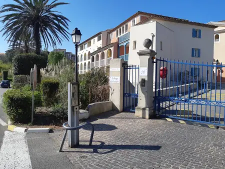 Appartement 1 chambre vue mer et piscine partagée, Six-Fours-les-Plages : photo 16
