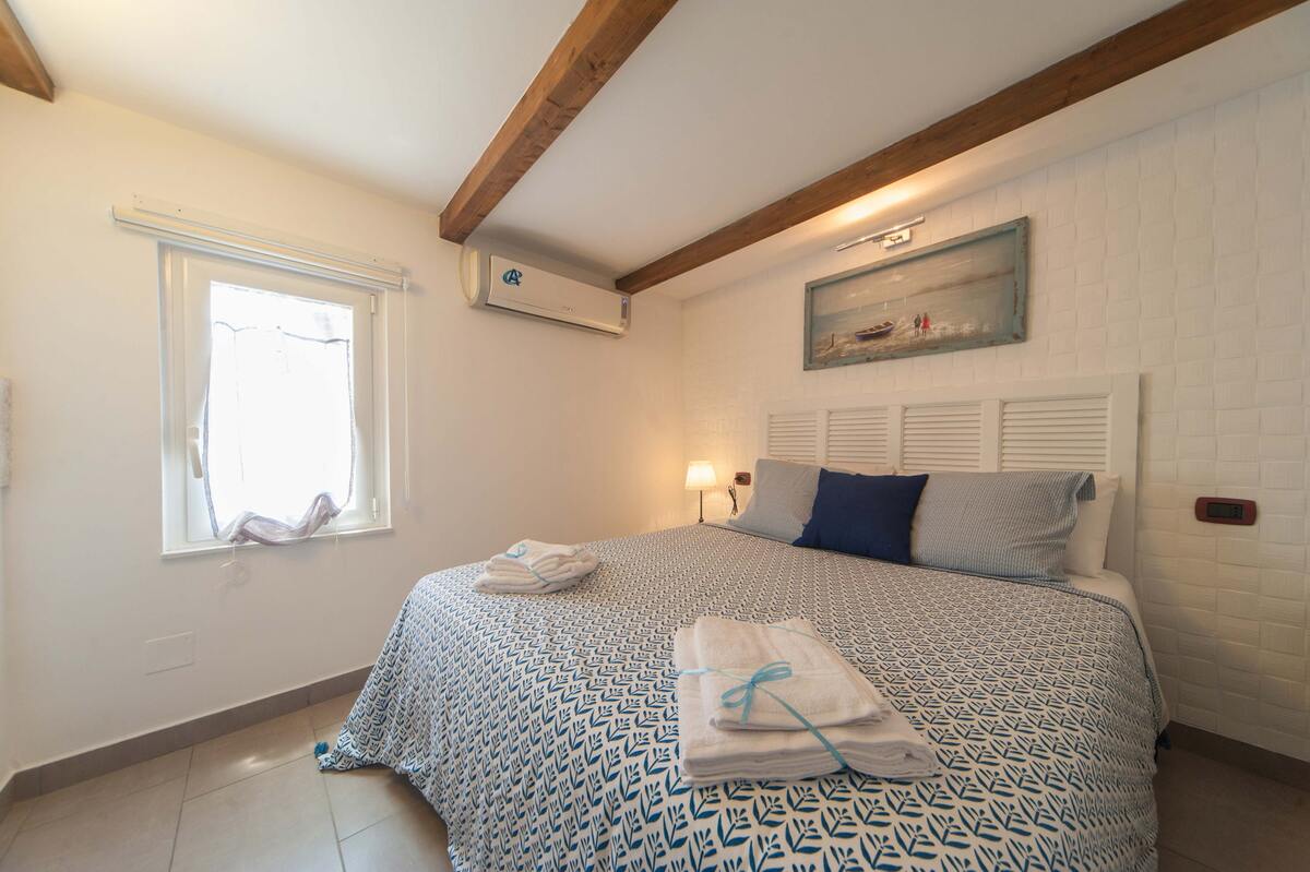 Appartement 50m² à Trani, vue ville et balcon - Photo 4