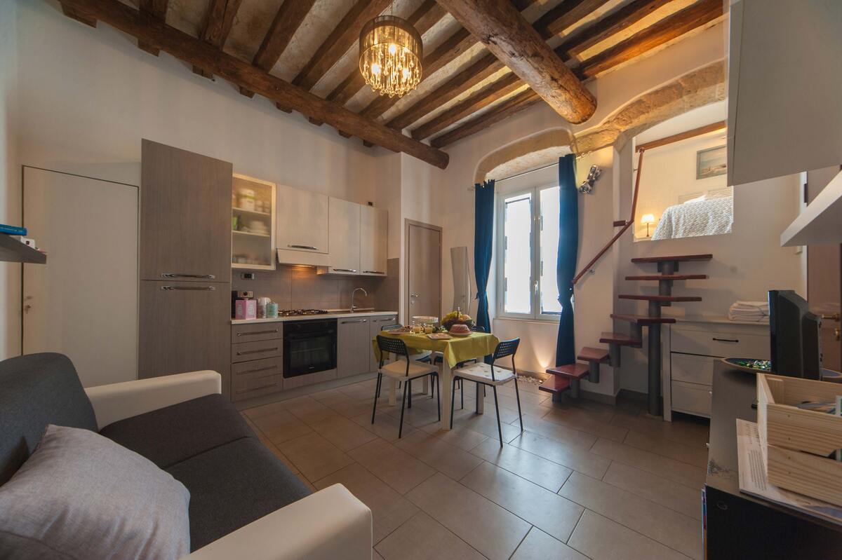 Appartement 50m² à Trani, vue ville et balcon - Photo 10