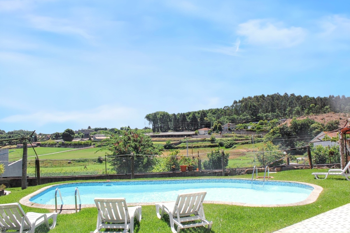Maison 180 m² à Requião, piscine toute l'année - Photo 1