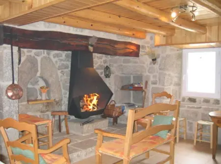 Maison Le Malzieu : 3 chambres, jardin clos et vue montagne : photo 2