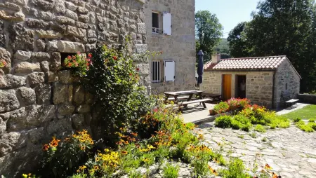 Maison Le Malzieu : 3 chambres, jardin clos et vue montagne : photo 5
