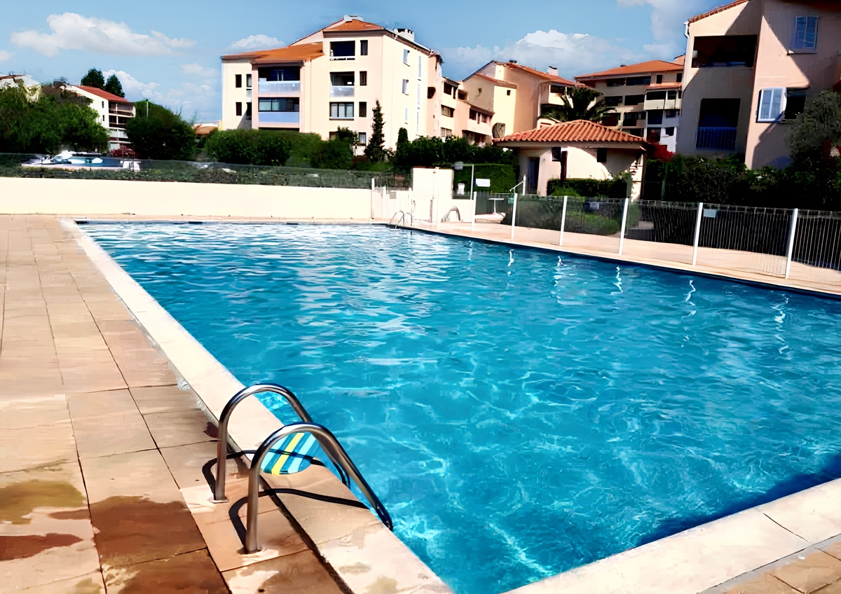 Studio 30 m² à Fréjus, piscine commune et terrasse - Photo 1