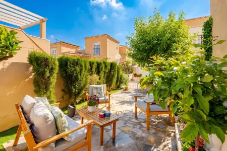 Studio avec piscine partagée et jardin à Torrevieja : photo 9