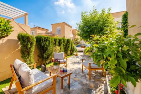 Studio avec piscine partagée et jardin à Torrevieja : photo 22