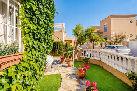 Studio avec piscine partagée et jardin à Torrevieja : photo 50