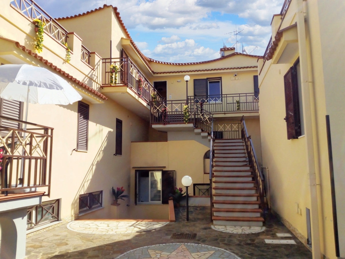 Appartement avec jardin clôturé à Capaccio-Paestum - Photo 8