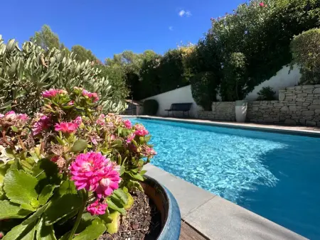 Villa avec piscine privée chauffable à Mallemort, 3 chambres : photo 18