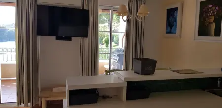 Location appartement à Saint Raphaël, Appartement moderne à Saint-Raphaël avec piscine partagée