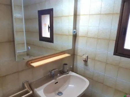 Maison avec piscine partagée à Saint-Genies, 6 personnes, 2 chambres : photo 5