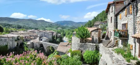 Maison charmante à Jaujac avec terrasse et plancha - Photo 9