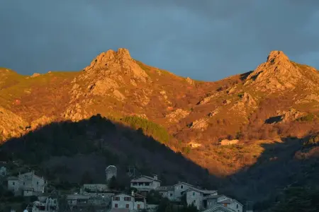 Maison charmante à Jaujac avec terrasse et plancha - Photo 14