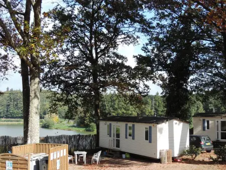 Bungalow charmant à Rochechouart avec vue sur lac - Photo 2