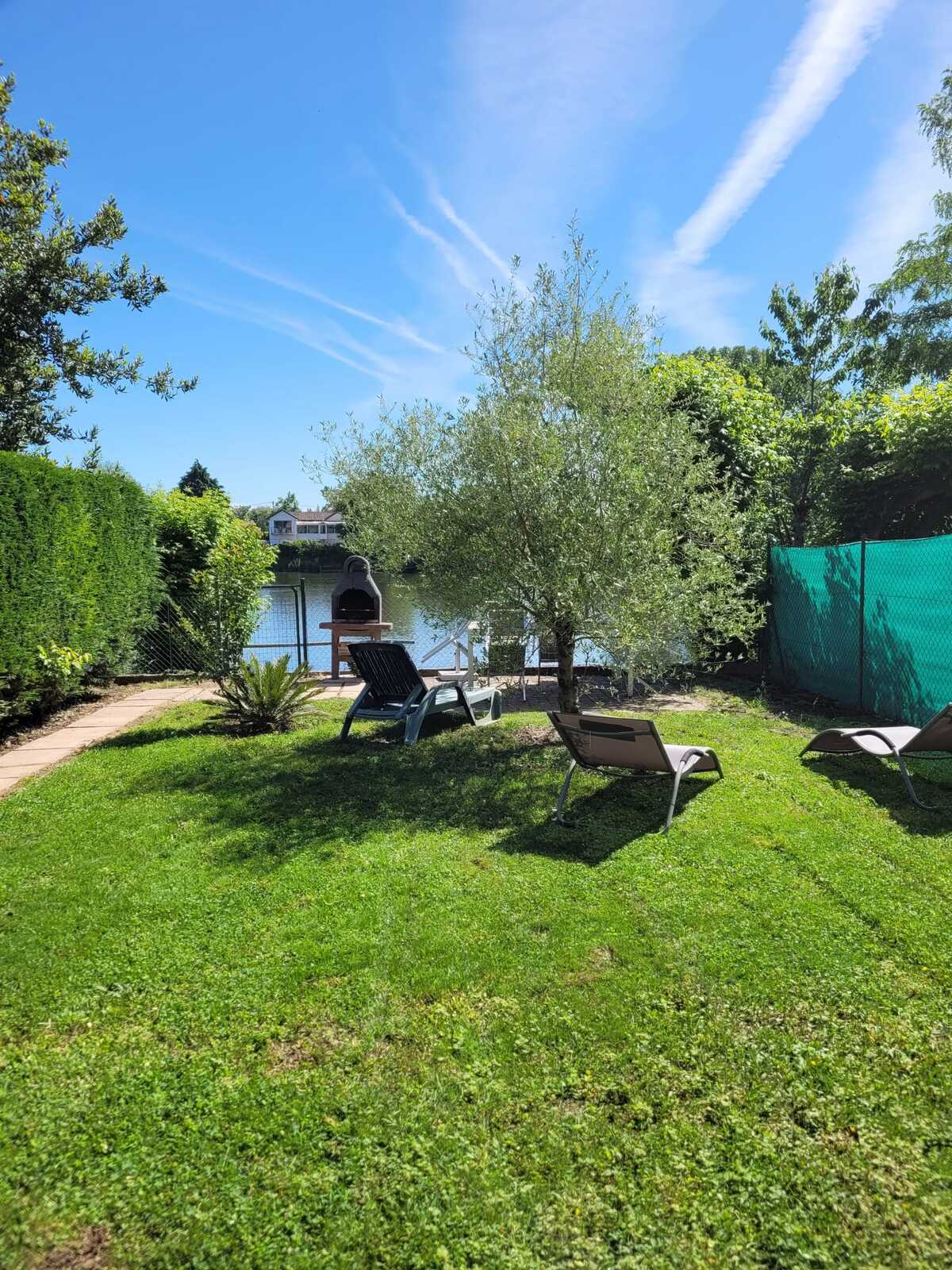 Appartement 80 m² avec jardin, pétanque et hangar à bateaux - Photo 2