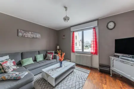 Maison conviviale à Bourbon-Lancy avec équipements modernes - Photo 1