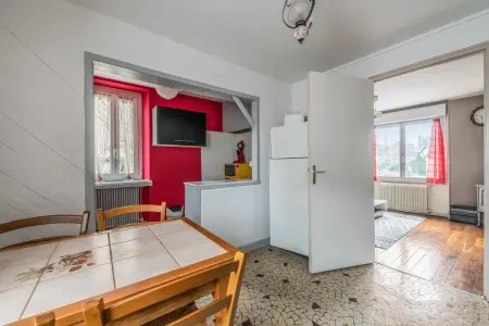 Maison conviviale à Bourbon-Lancy avec équipements modernes - Photo 4