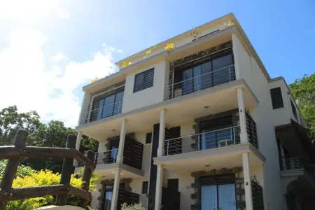 Studio 40 m² à Moka avec terrasse et vue montagne : photo 10