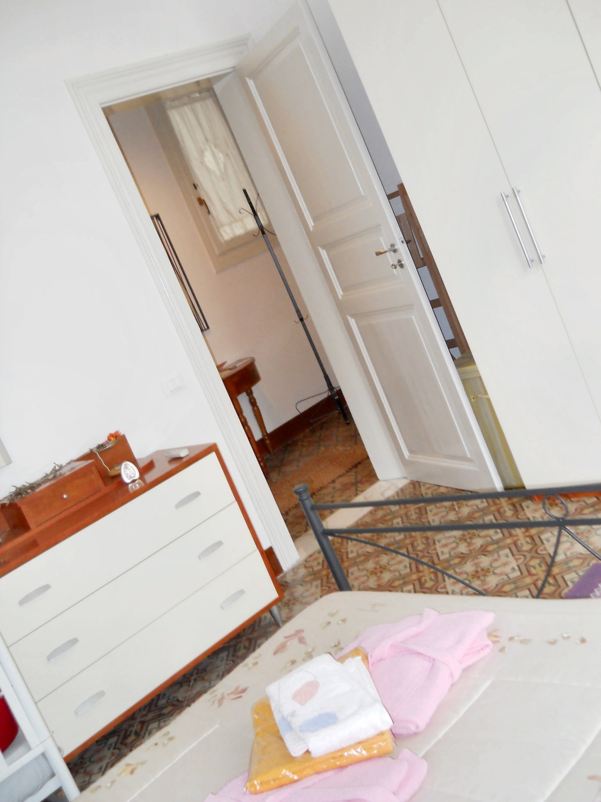 Appartement 75 m² – 3 chambres, balcon à Trapani - Photo 3