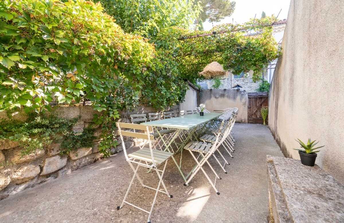 Maison 6 chambres Montfrin, 15 personnes, terrasse - Photo 1