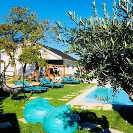 Location maison à Atalaia, Maison spacieuse à Atalaia avec piscine partagée