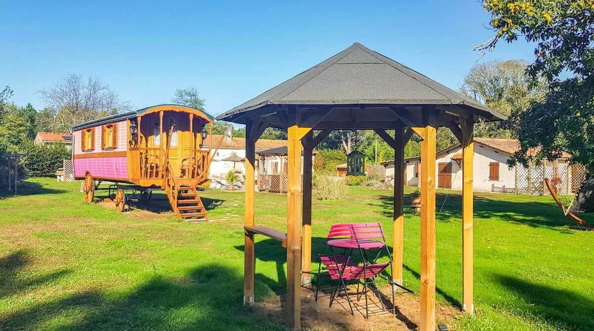 Bungalow 2 pers. à Bussac-Forêt, piscine et terrasse - Photo 8