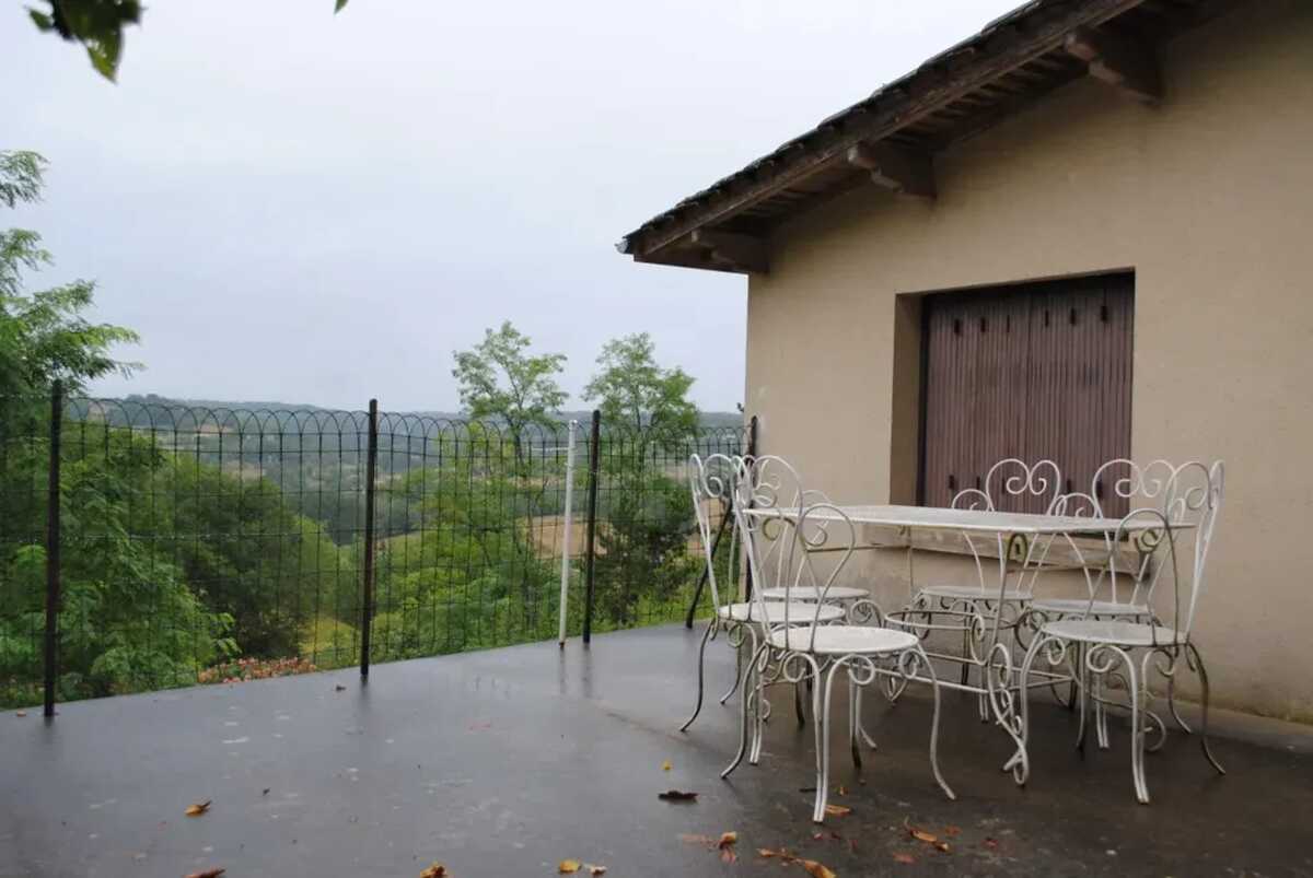 Maison chaleureuse en Pays-de-Belvès avec terrasse et jardin - Photo 2