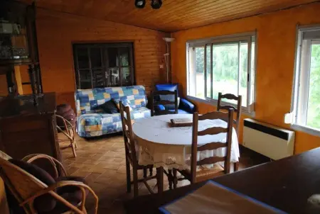 Maison chaleureuse en Pays-de-Belvès avec terrasse et jardin