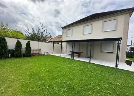 Maison spacieuse avec terrasse à Pontault-Combault - Photo 2