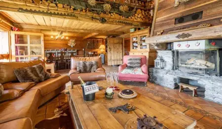 Chalet spacieux à Saint-Nicolas-la-Chapelle avec cheminée - Photo 2