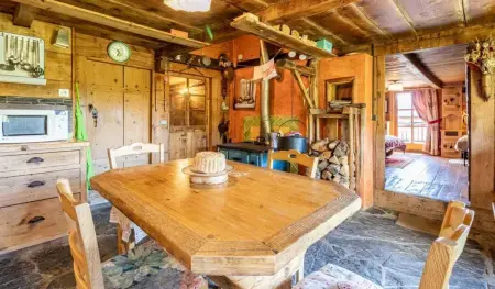 Chalet spacieux à Saint-Nicolas-la-Chapelle avec cheminée - Photo 5