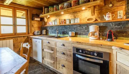 Chalet spacieux à Saint-Nicolas-la-Chapelle avec cheminée - Photo 7