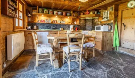 Chalet spacieux à Saint-Nicolas-la-Chapelle avec cheminée - Photo 11