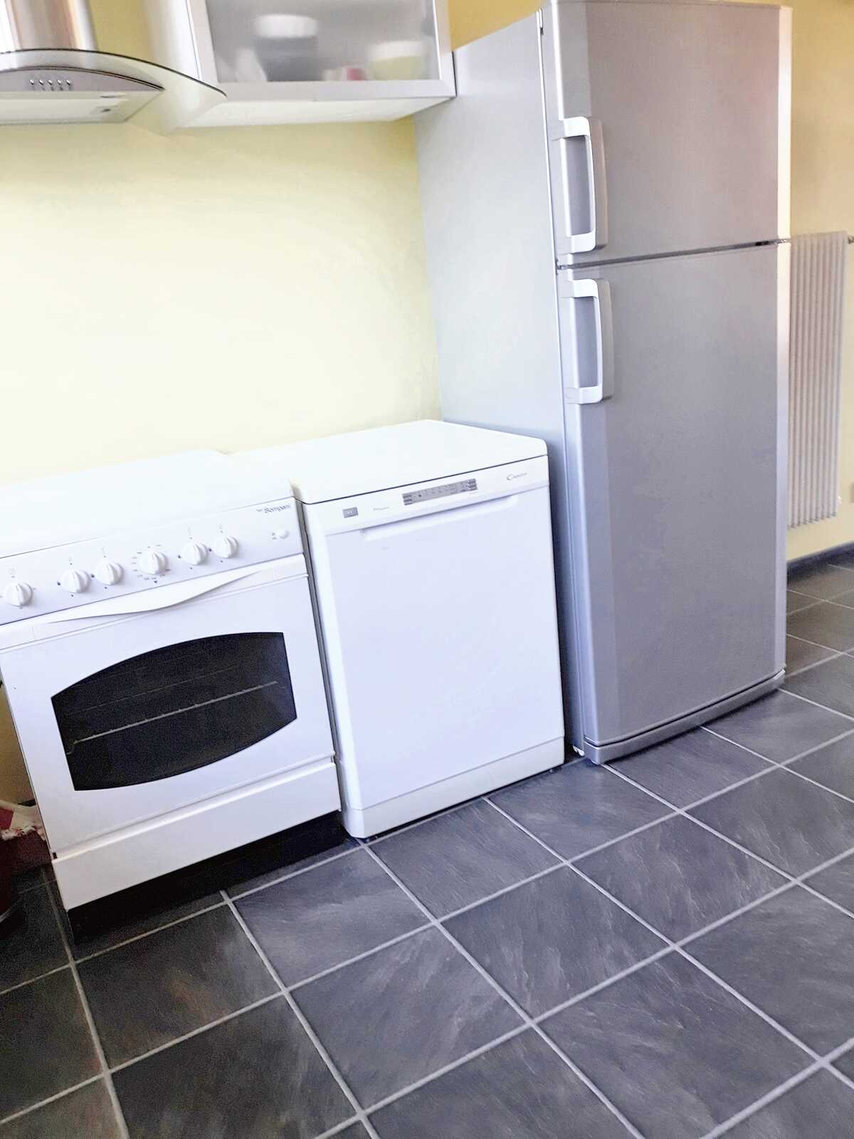 Appartement 90m² avec balcon et parking gratuit - Photo 6