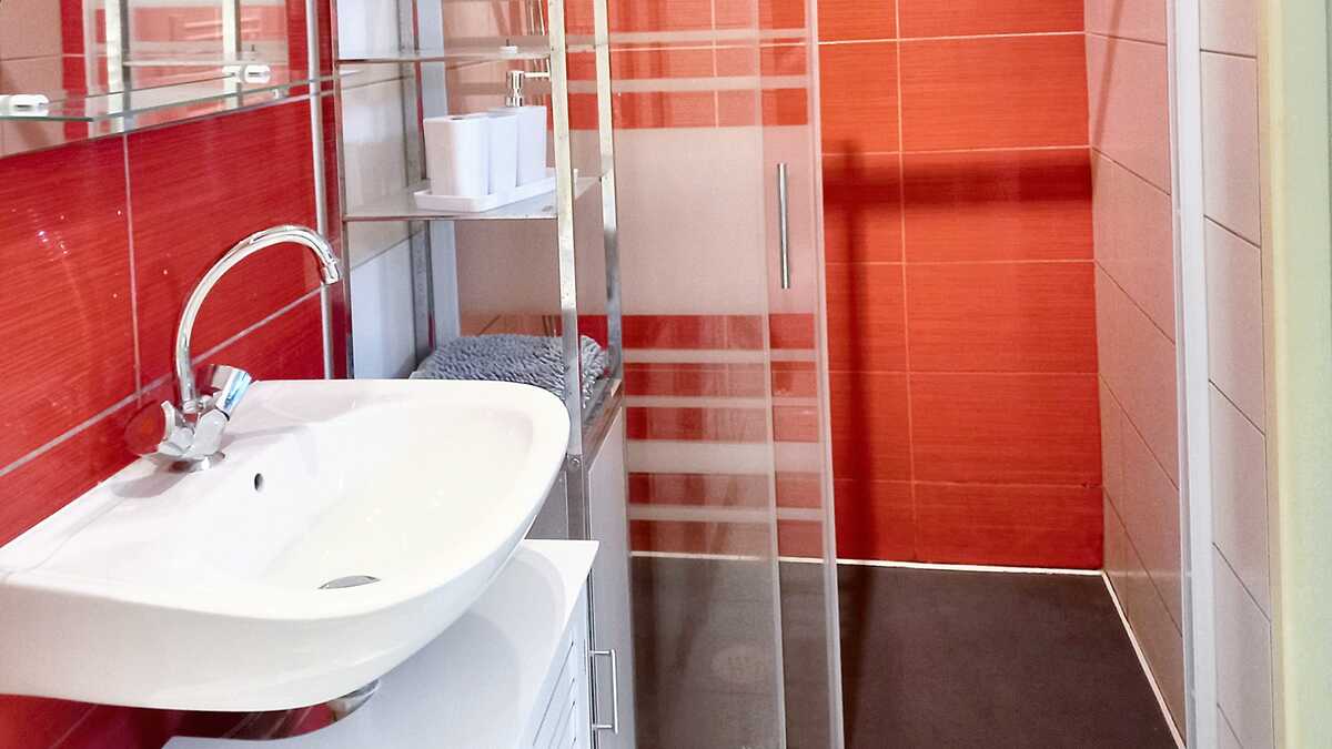 Appartement 90m² avec balcon et parking gratuit - Photo 15