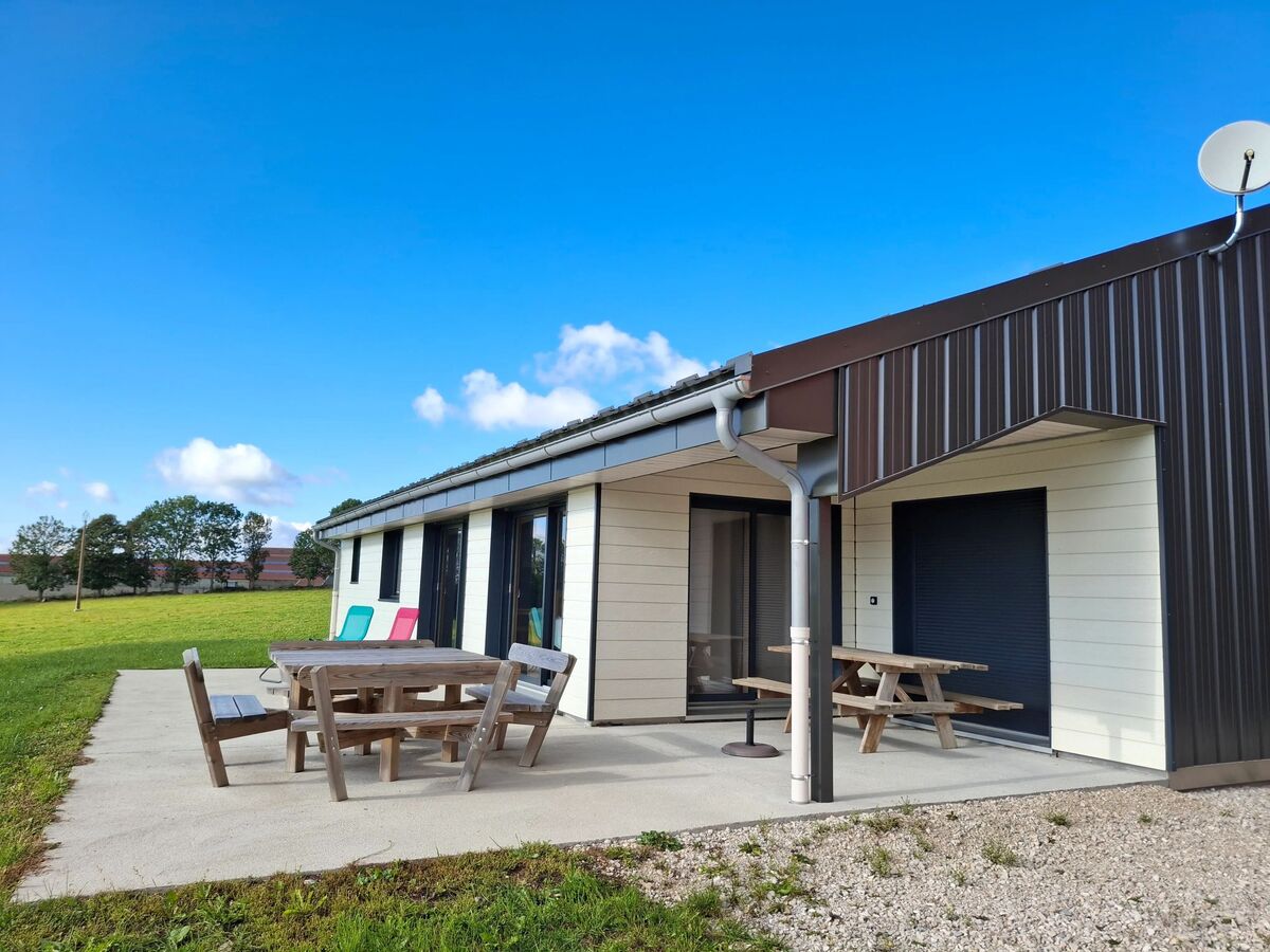 Maison 9 personnes avec piste de pétanque à Cerniébaud - Photo 1