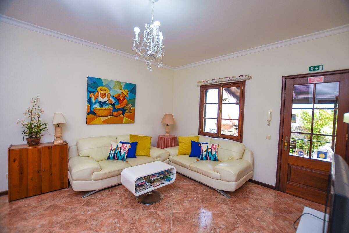 Maison 160 m² à Funchal, vue ville et terrasse barbecue - Photo 3