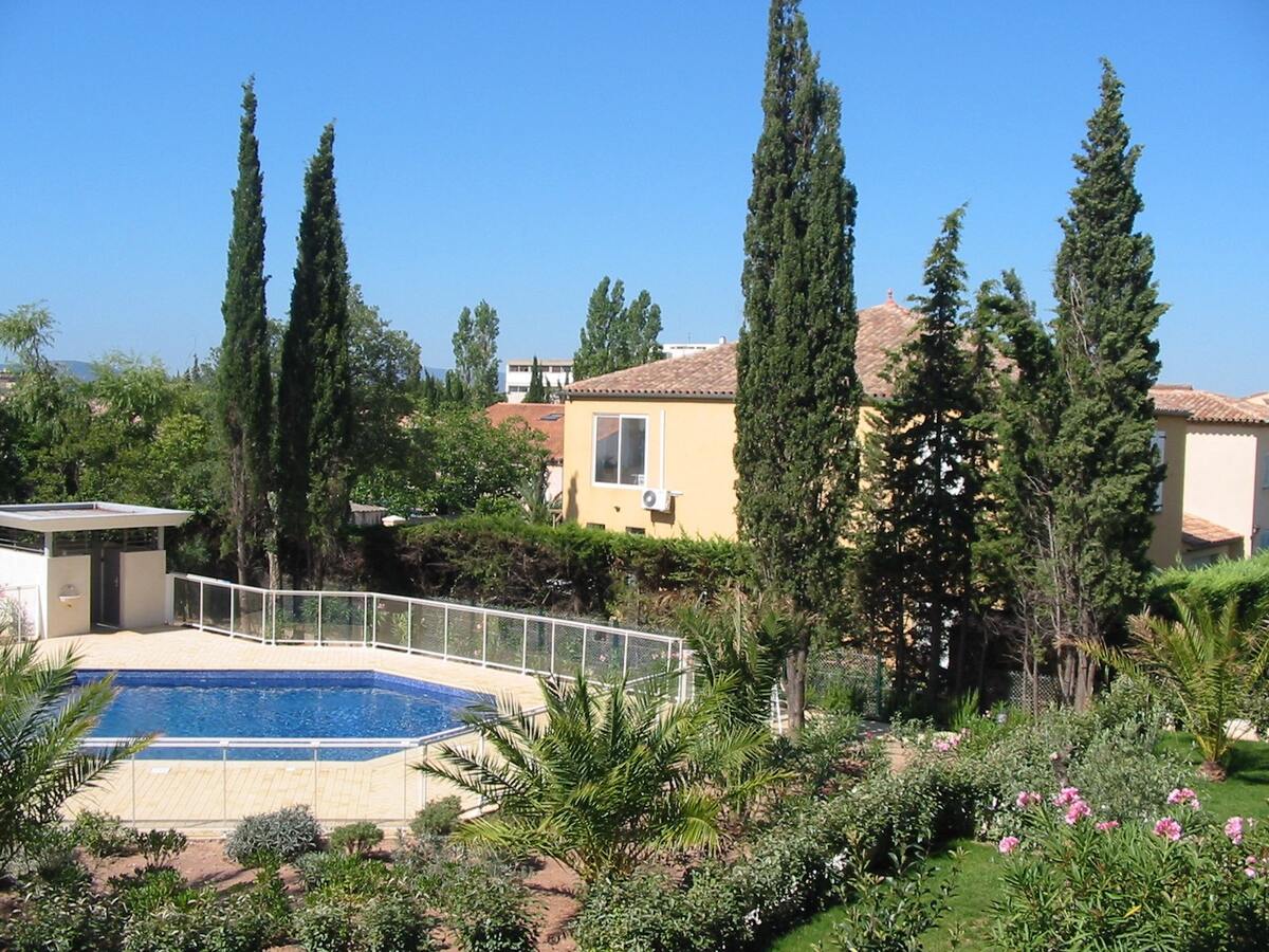 Appartement 2 chambres à Fréjus avec terrasse et piscine - Photo 2