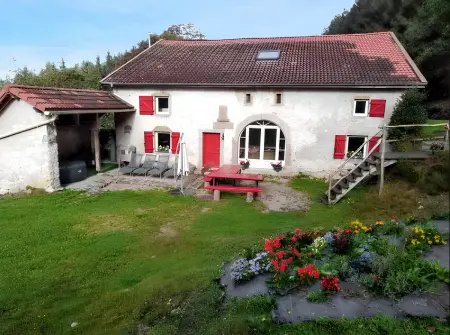 Location maison à Arrentès de corcieux, Maison spacieuse à Arrentès-de-Corcieux avec jacuzzi