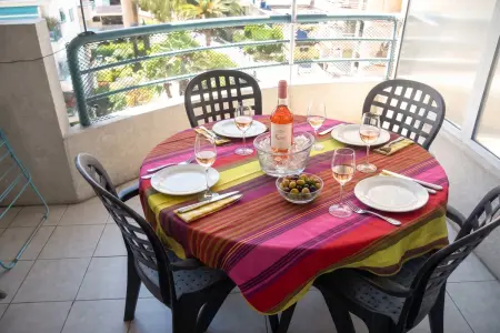 Appartement 35 m² à Fréjus avec vue montagne et balcon : photo 3