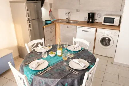 Appartement 35 m² à Fréjus avec vue montagne et balcon : photo 4